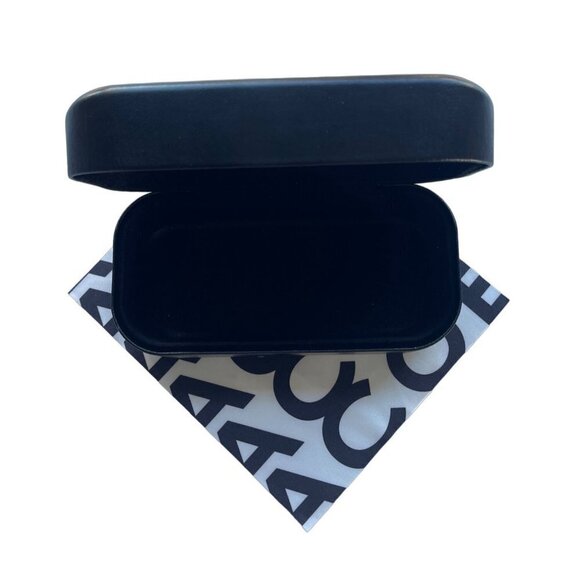 Marc Jacobs Sunglasses Case With Cleaning Cloth Black Hardcover Oversized NEW - Picture 14 of 16